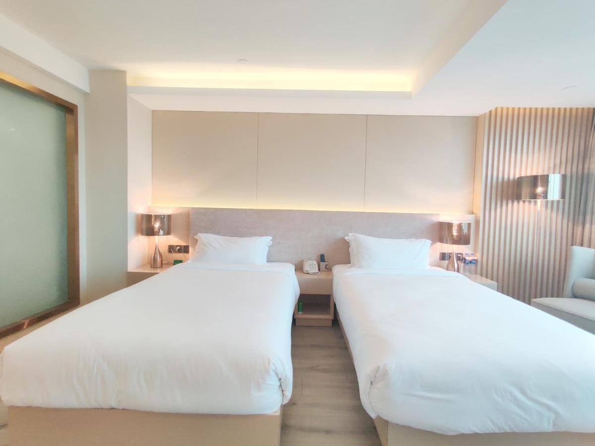 Majestic Hotel Guangzhou Exterior photo